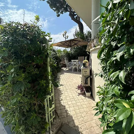 Garden House On The Promenade - Sea View Apartamento *